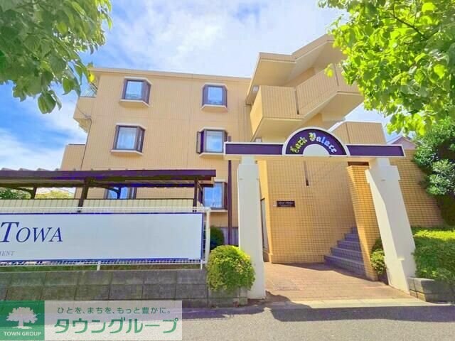 ラークパレスの物件外観写真