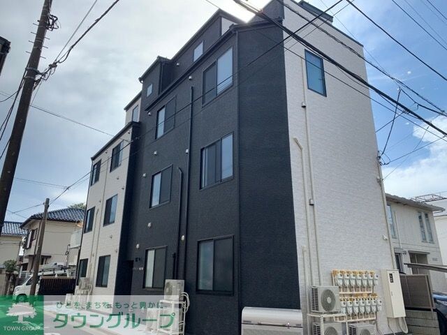 メゾンハイウェイ春日町の物件外観写真