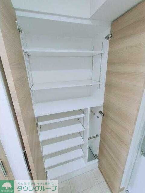 エストゥルース東高円寺の物件内観写真