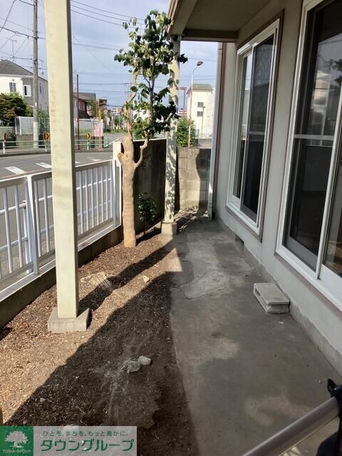 陽光の射す賃貸戸建ての物件内観写真