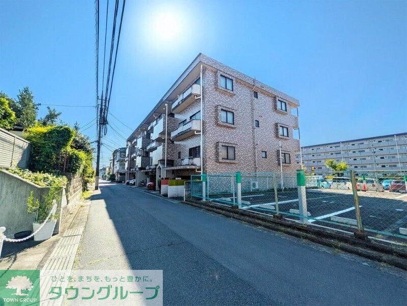 リフィーネめじろ台の物件外観写真