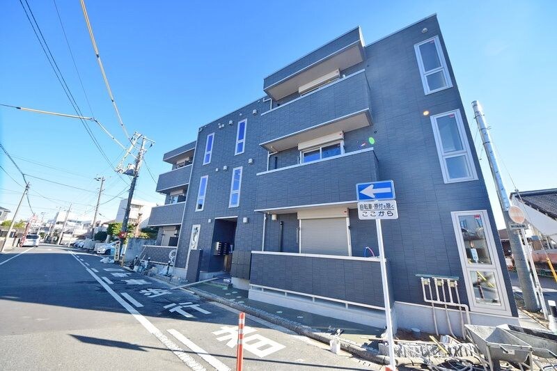 グランデュール春日の物件外観写真