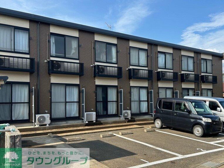 レオパレスフォーブル21の物件外観写真