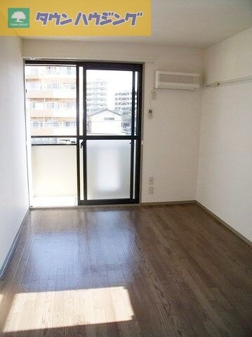 ヴェルドミール の物件内観写真