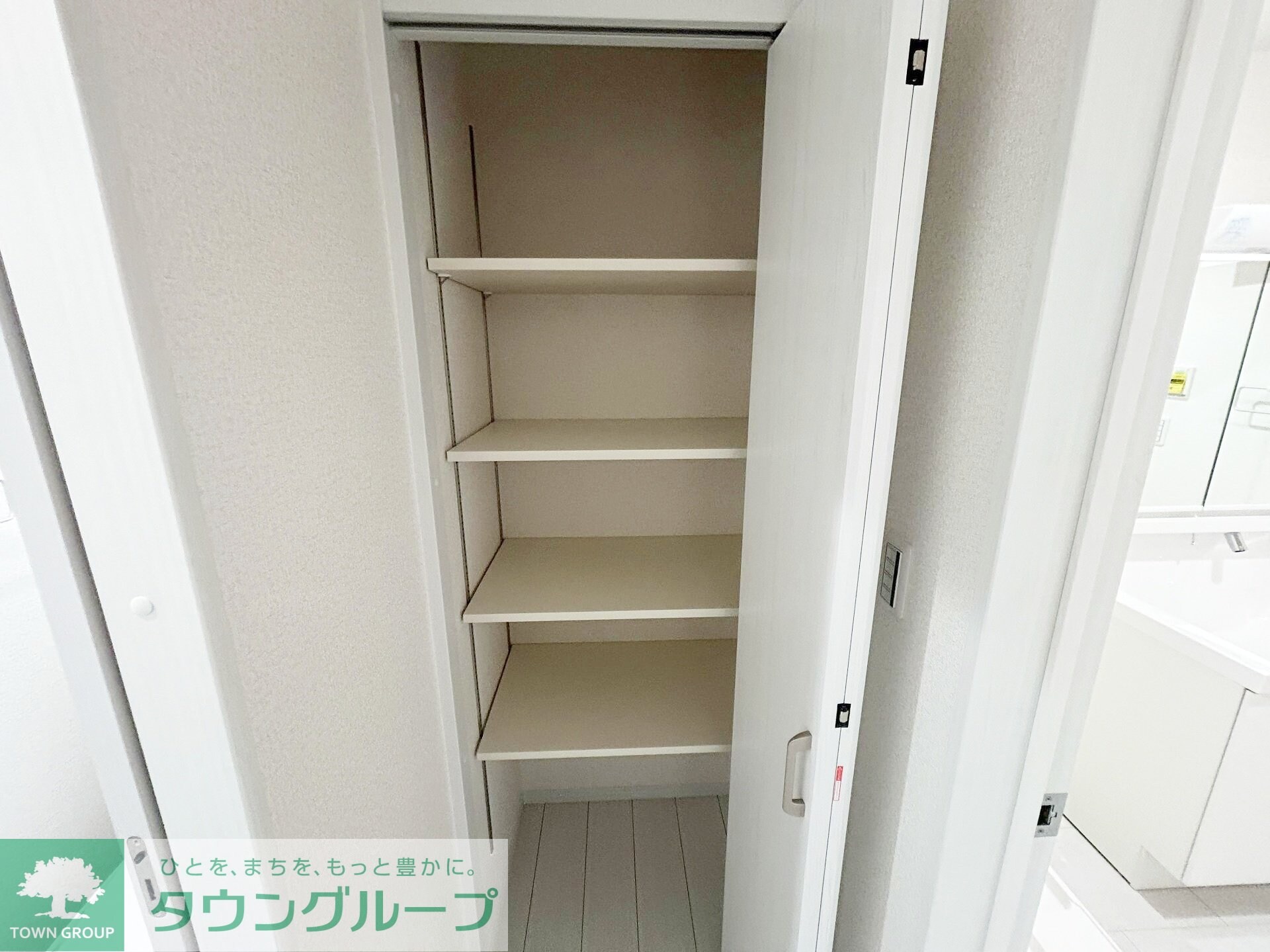 ナリトモ仁戸名Dの物件内観写真