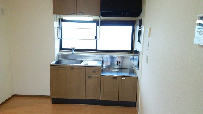 ハイカムール園生2の物件内観写真