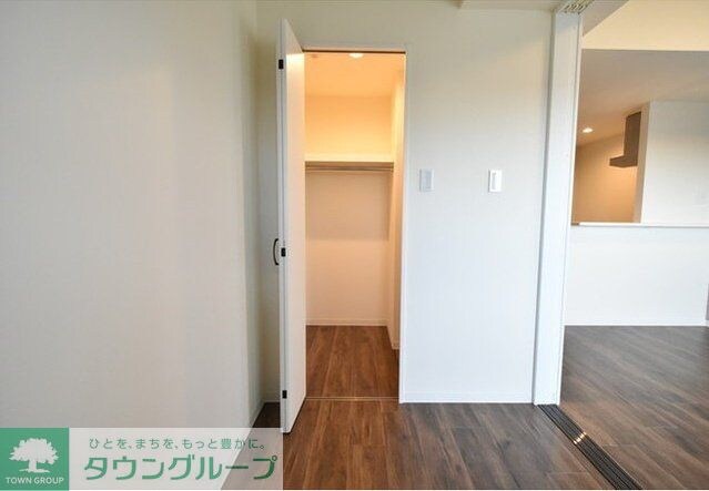 CRESCENT COURTの物件内観写真