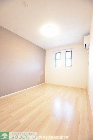 ルミエール鹿黒Bの物件内観写真