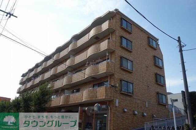 クリスタルマンションの物件外観写真