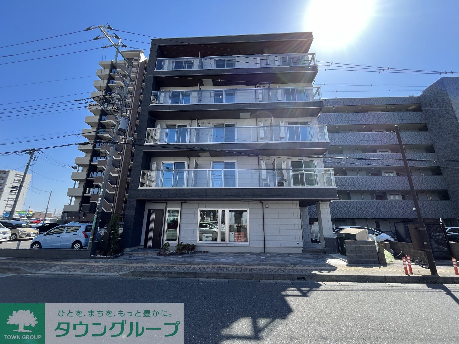 タチェット三郷中央の物件外観写真