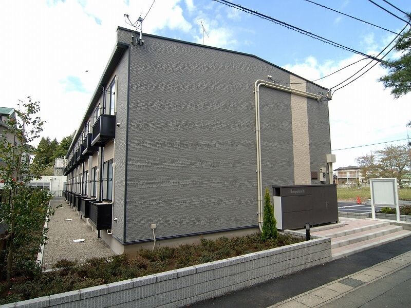 レオパレスクレインヒルズの物件外観写真