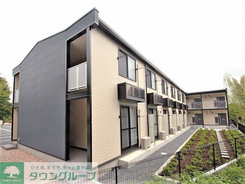 レオパレスYOKOSUKAの物件外観写真