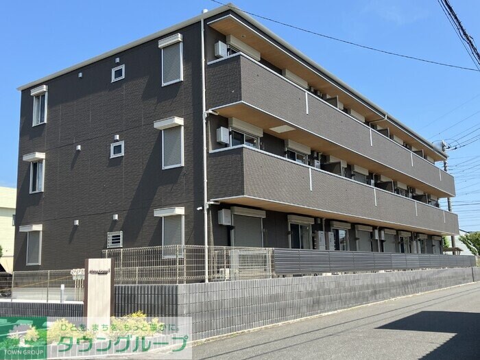 シャイングレイスの物件外観写真