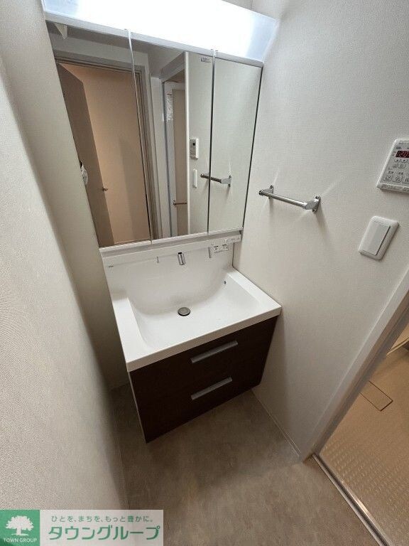 GREEN GABLES FAMIRIA Bの物件内観写真