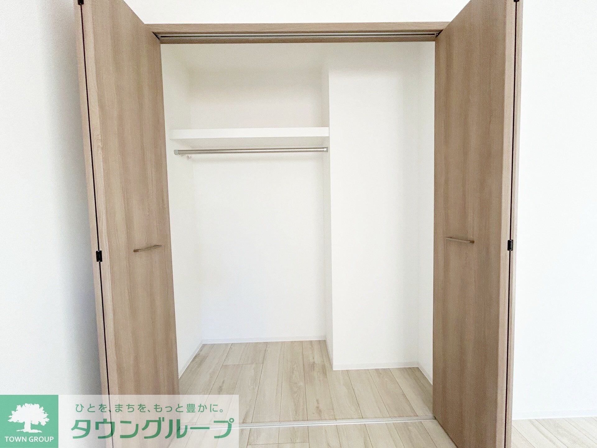 トレ・アルコバレーノ中央の物件内観写真