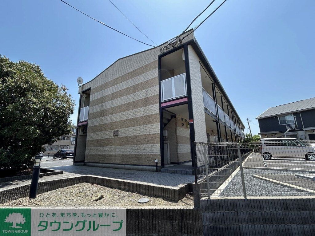 レオパレスプレミールの物件外観写真