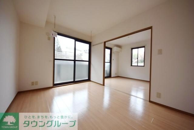 ロイヤルハウス Aの物件内観写真