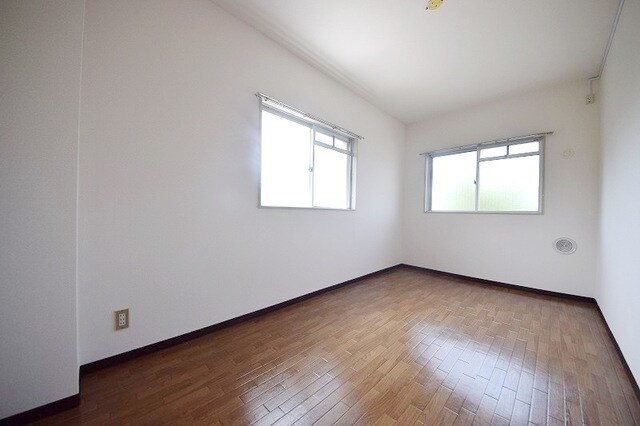 ジュノー・ムカイの物件内観写真