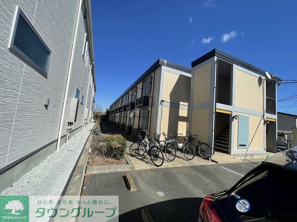 レオパレスフローラの物件外観写真