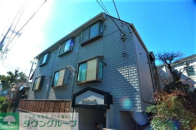 アークフラッツの物件外観写真