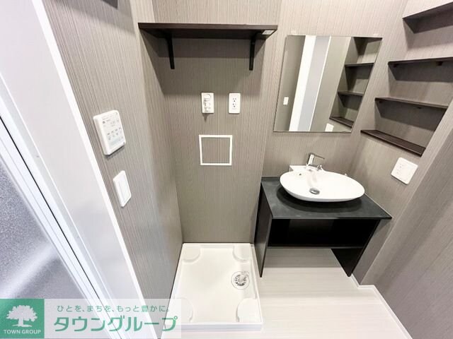 レヴメゾン神山四番館の物件内観写真