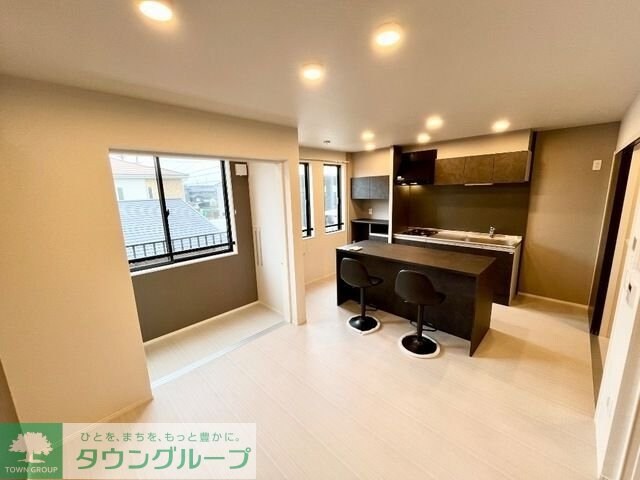 レヴメゾン神山四番館の物件内観写真