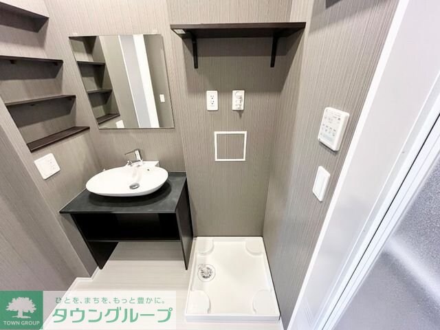 レヴメゾン神山四番館の物件内観写真