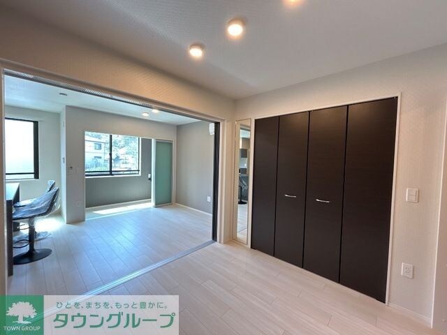 レヴメゾン神山四番館の物件内観写真