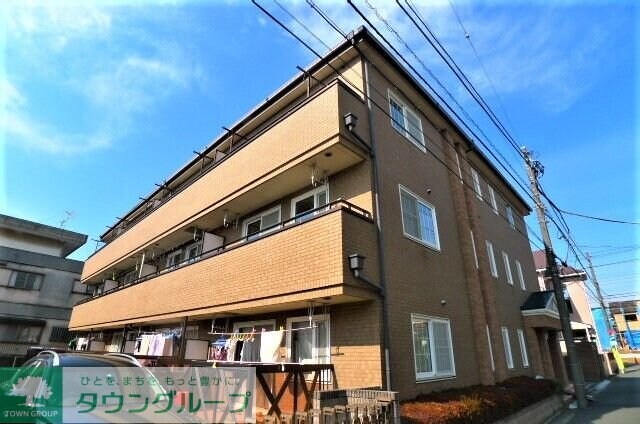 ヴィラトリアノンの物件外観写真