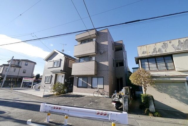 セラージュAの物件外観写真