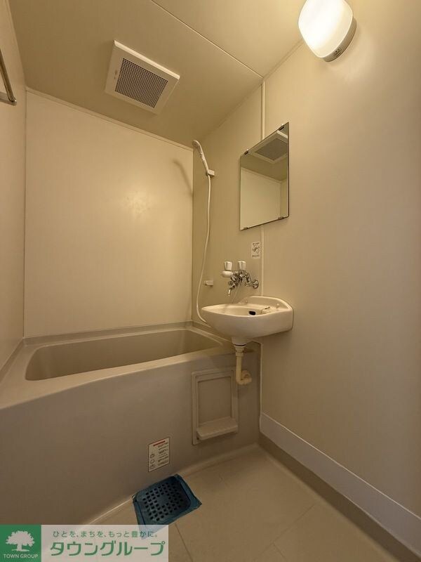 ワイズ・トヨオカの物件内観写真