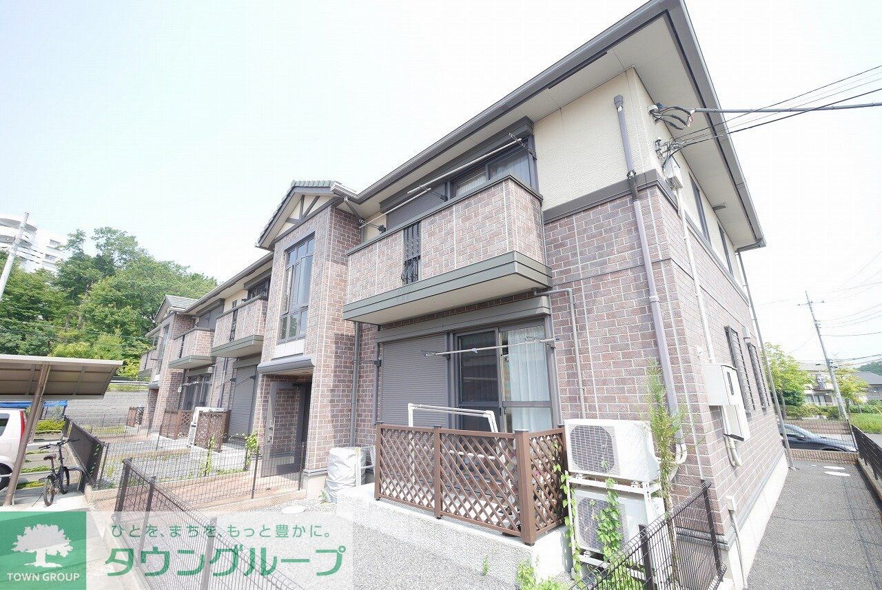 グランドゥールの物件外観写真