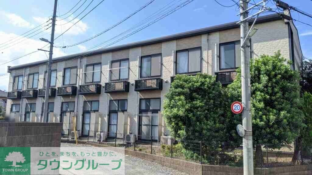 レオパレスピーヌスの物件外観写真