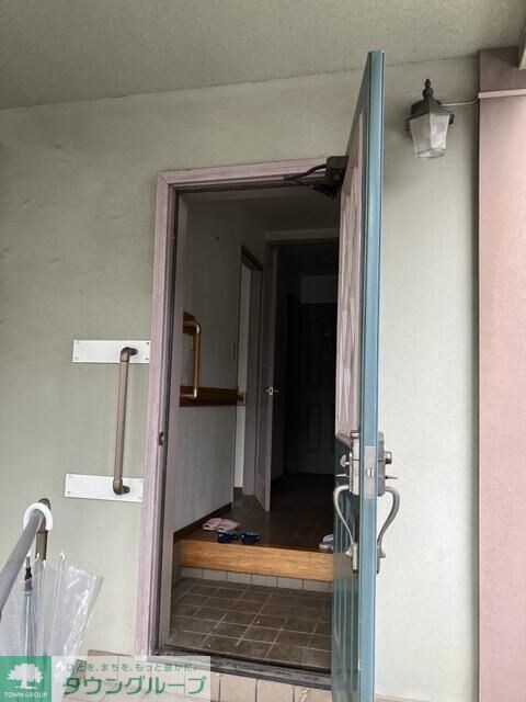 陽光の射す賃貸戸建ての物件内観写真