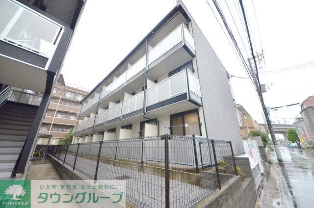 レオパレスプレミール中浦和IIの物件外観写真