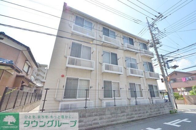 レオパレスリベル中浦和の物件外観写真