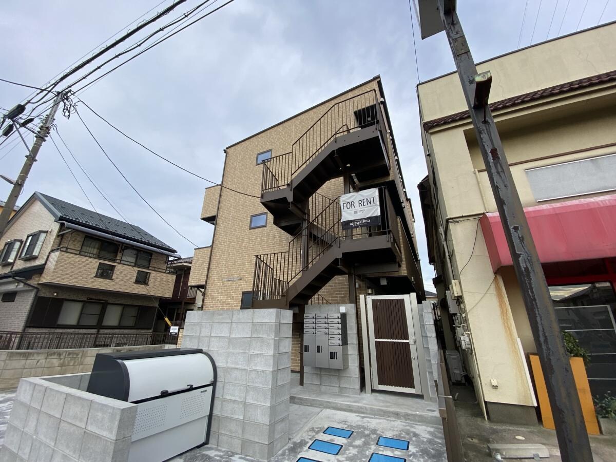 モナーク越谷の物件外観写真