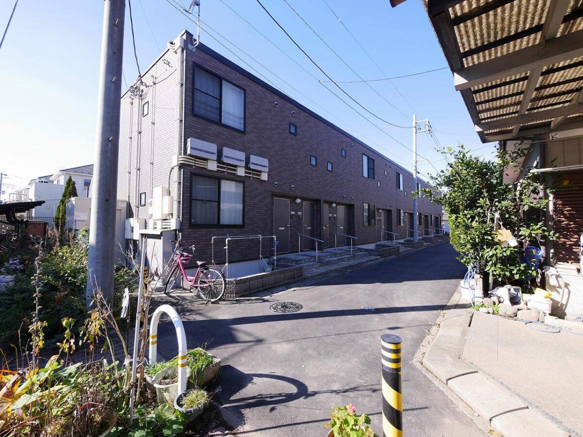 レオネクストラシーヌ弐番館の物件外観写真