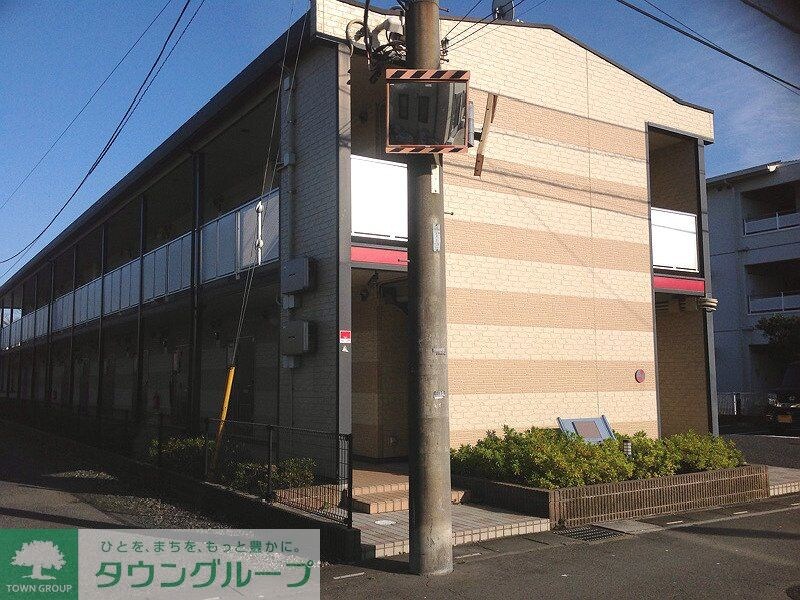 レオパレスレヴ メゾンの物件外観写真