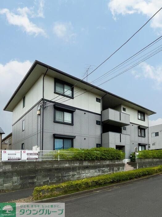 ハイカムール駒形の物件外観写真