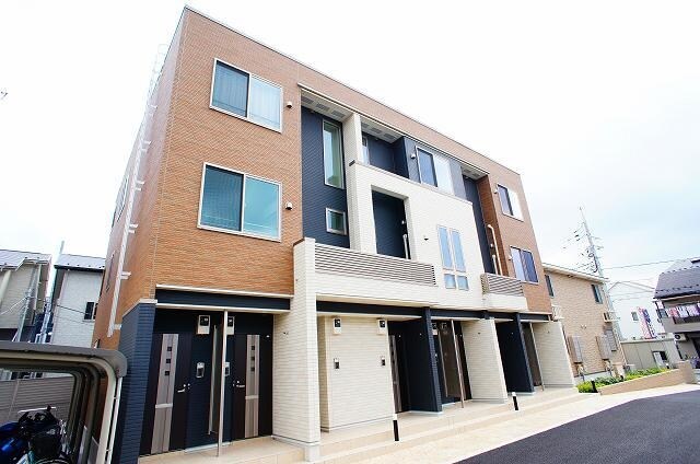 ルミエールAの物件外観写真