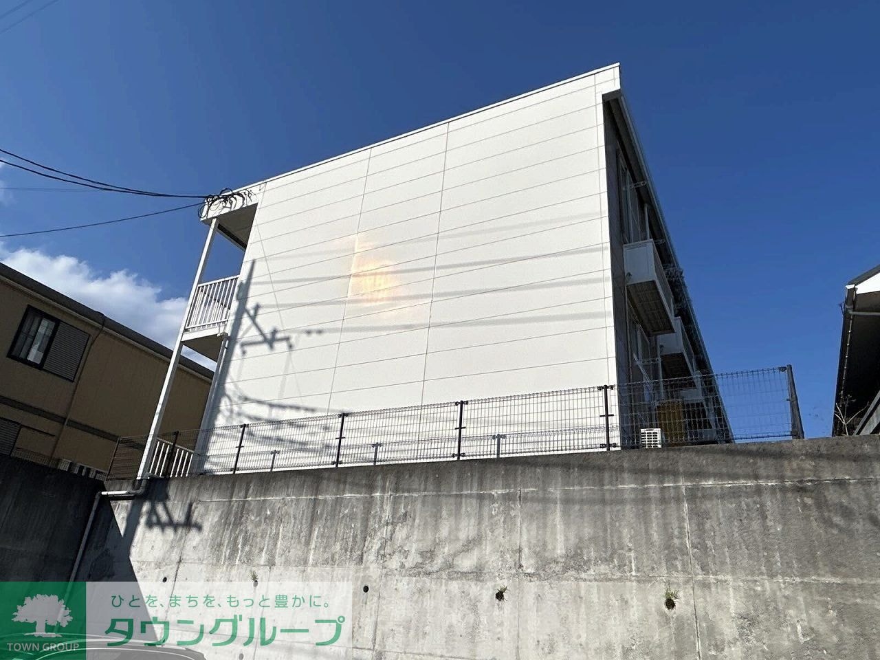 レオパレスクレストの物件外観写真