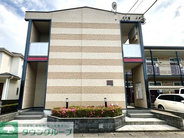 レオパレスCLOVERの物件外観写真