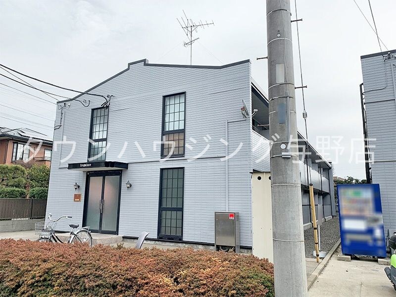 レオパレスホワイエIの物件外観写真