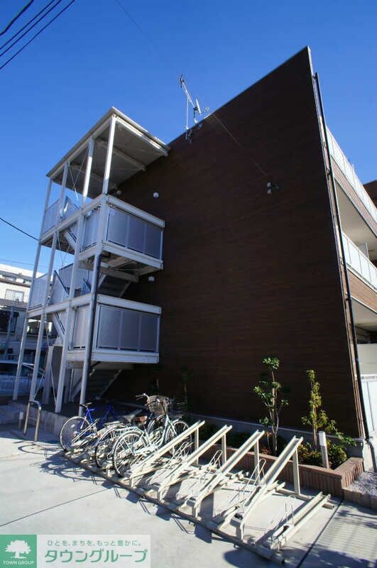 リブリ・八番館の物件外観写真