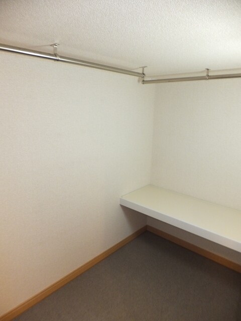 レオパレスプリムロウズの物件内観写真