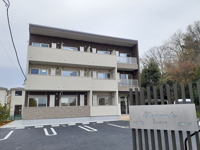 エレガンテの物件外観写真