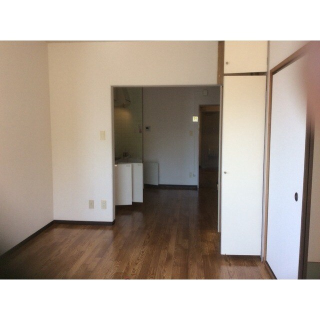 信栄マンションの物件内観写真