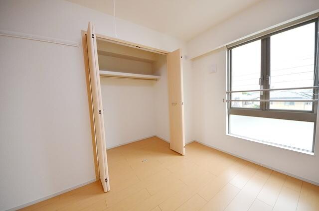 ソーレ・リデンテ Iの物件内観写真