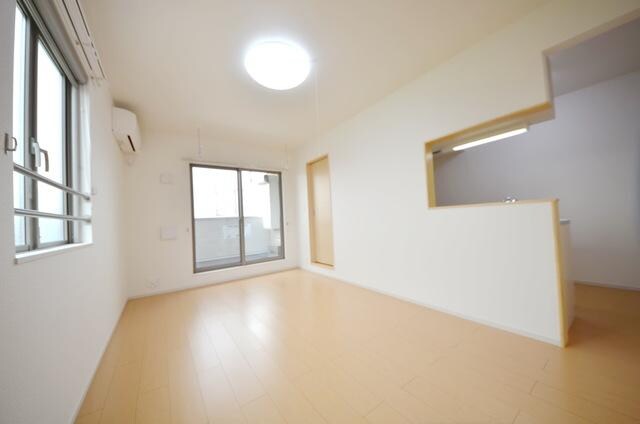 ソーレ・リデンテ Iの物件内観写真